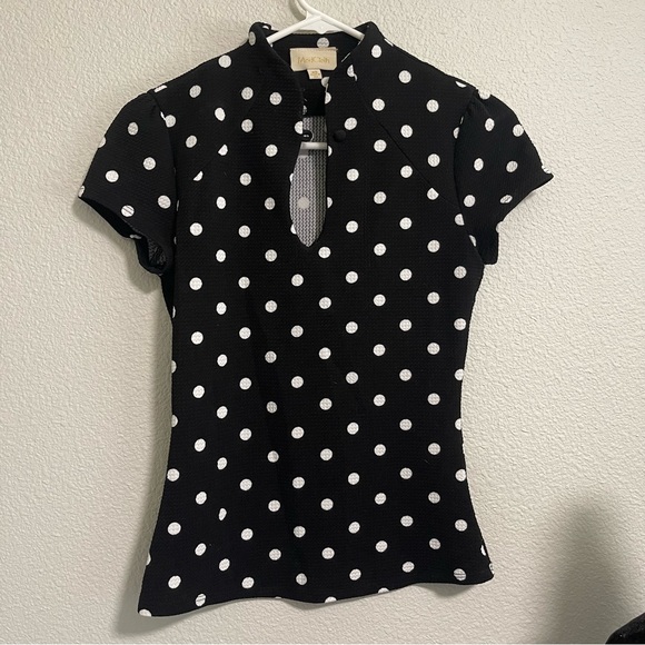 ModCloth | Black and White Key Hole Polka Dot Blouse - Picture 3 of 7
